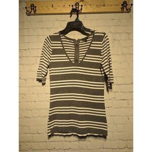 😊 Express knit top size medium